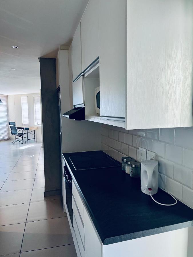Modernluxe Apartment Windhoek Luaran gambar